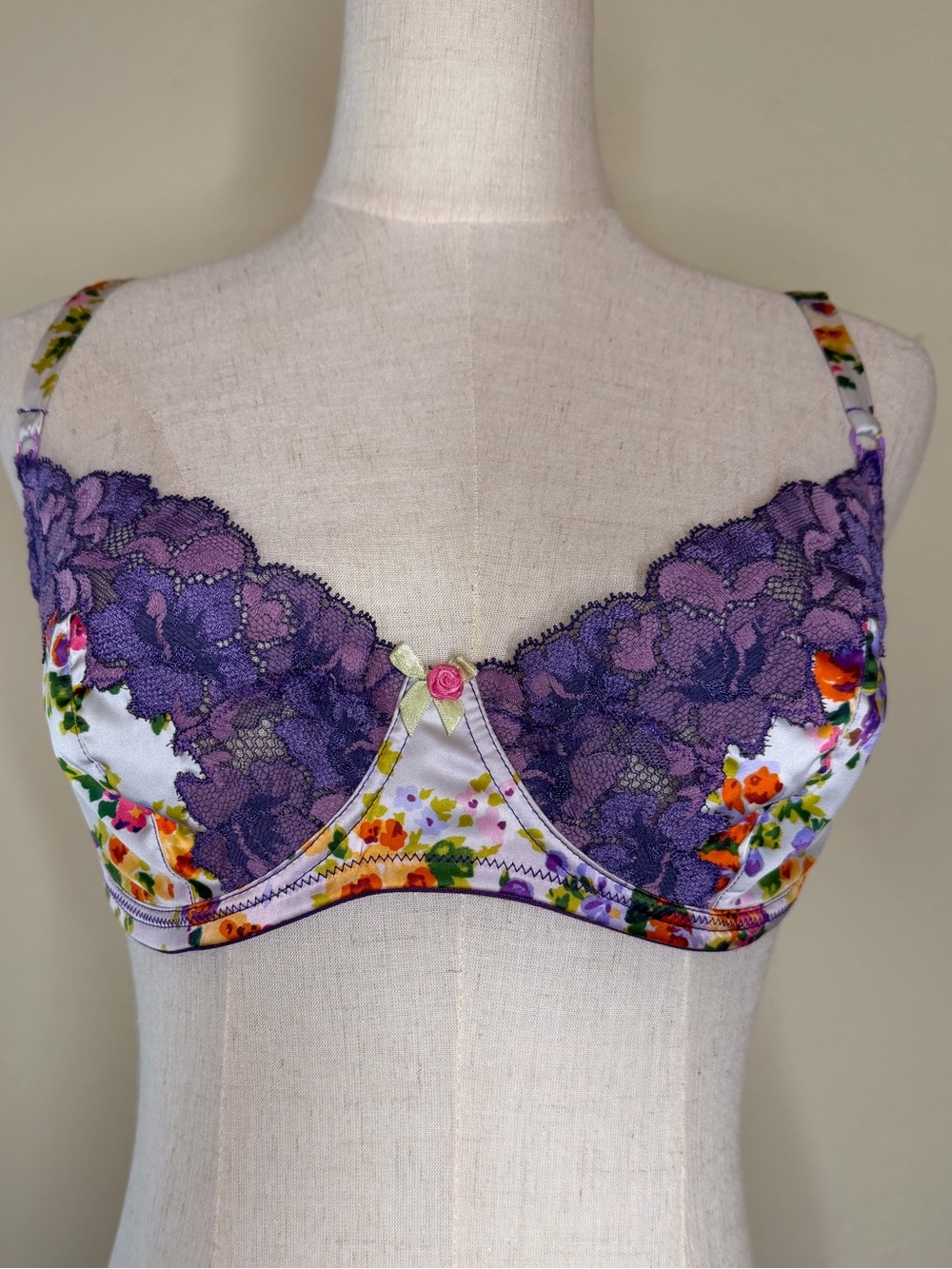 Dolce & Gabbana Floral Lace Underwire Bra in Purple and Multicolor Size 34DD